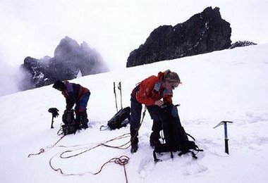 Alpinmaterial gesucht - Aktion "Ruwenzori-Hilfe 2005"