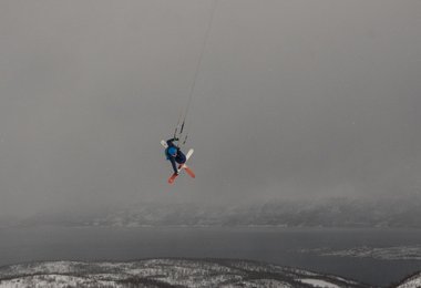 extreme snowkiting in Norway (c) Sebastian Bubmann