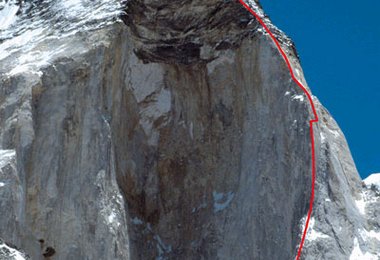 Die Bhagirathi III Westwand mit der Erstbegehung - Stairway to heaven