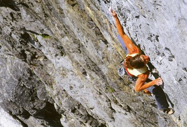 Ines Papert klettert "Letzte Ausfahrt Titlis 8a+/10-" rotpunkt !