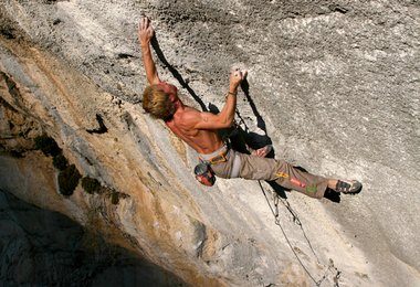Andreas Bindhammer in PuntX 9a+ © Philippe Maurel - www.nice-climb.com