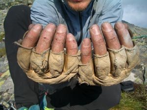 Nach drei aneinanderfolgenden Klettertagen sind die Finger aufgeschunden!