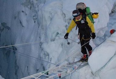 Hiro am fruehen Morgen im unteren Teil des Eisbruchs; Foto © G.Kaltenbrunner