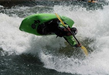 Bigger than Rodeo – Kajak