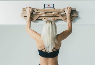 Sierra Blair-Coyle am  Mammut Diamond Finger Hangboaard