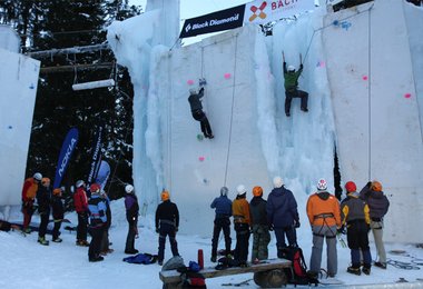 Workshops an der künstlichen Eiswand