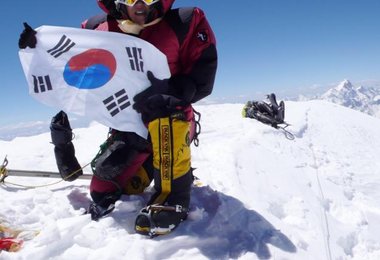 Oh Eun Sun auf dem Gipfel des Gasherbrum I © Black Yak