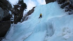 Die zweite Seillänge im Ursprung Couloir ist einen Tick schwerer als die steile Seillänge im Ursprung Eisfall.