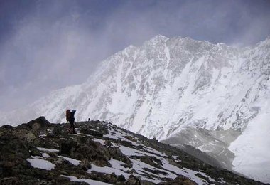 Die mächtige Shisha Pangma Südwand