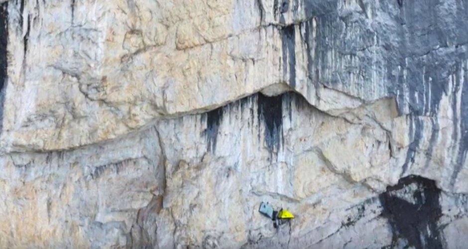 Mich Kemeters Portaledge Stand in der Dachl Nordwand
