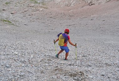 Die Stöcke sind perfekt um stressfrei abzusteigen.