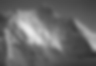 Jannu Westgrat (re. zwischen Sonne u. Schatten) © Valery Babanov