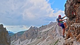 Kurze Stufe im Mittelteil der Furcela Nives Ferrata 