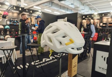 Der ultraleichte Aeris Helm von Camp