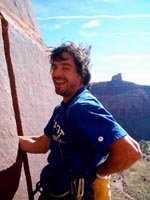 big G having fun cat wall © gerhard schaar