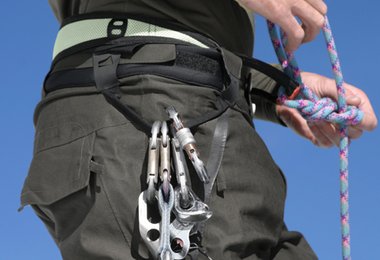 Hose und Gurt in einem Stück