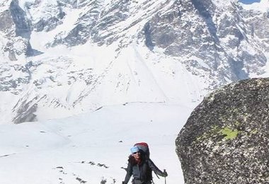 Gerlinde im Aufstieg zum Akklimatisationsgipfel