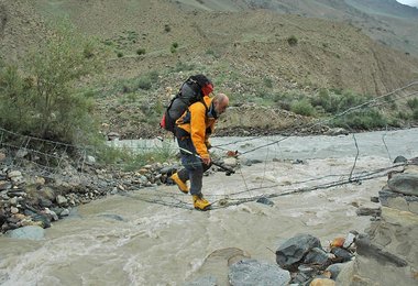 Die letzten Schritte nach Arandu, Foto: Edi Koblmüller