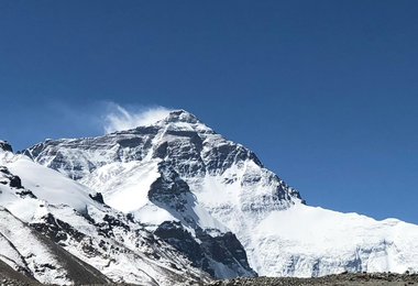 In nur 21 Tagen von zu Hause aus erreichen alle Teilnehmer der Furtenbach Flash-Expedition den Gipfel des Everest. (Foto: Furtenbach Adventures)