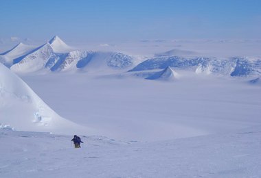 Auf dem Weg durchs ewige Eis