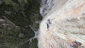 „Born Ready“ trad. 9 (8 obl.) - Hintere Geierwand @daniel.rogger.dolomites @davide.prandini
