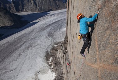 Baffin Island/Asgard: Alexander Huber in Bavarian Direct (c) adidas timelineproduction