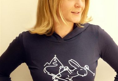 Carmen mit Shirt "Skihase"