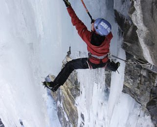 Ines Papert am Eisvorhang - Photo: Klaus Fengler