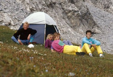 Michael mit Freunden im Gebirge (c) Michael Füchsle