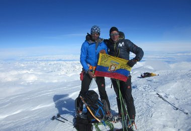 Karl Egloff und Nicholàs Miranda am Gipfel des Aconcaguas 