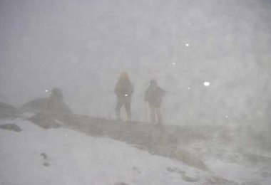 Nichts geht mehr - Sicht gleich Null im Abstieg zum Basislager