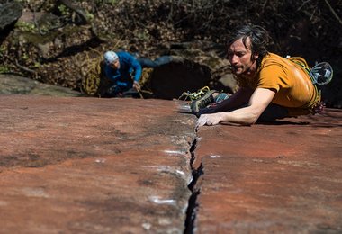 Florian Riegler in "Skinwalker", 8a/8a+ (c) Michael Maili