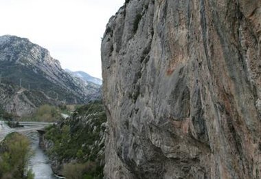 Einer der vielen schönen neuen Kletterfelsen