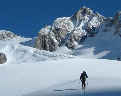 Aus Spass wird Ernst - aus Gefälligkeit geführte Skitouren.