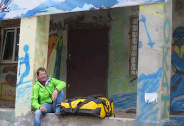 Das lange Warten im Kaukasus.