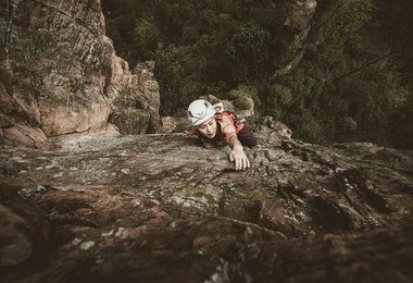 Totally focused, Ting faces her fears on her first trad lead (c) adidas Outdoor / Frank Kretschmann