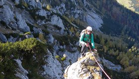 Die vorletzte Seillänge direkt an der Kante.