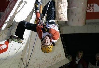 In der vereisten Tiefgarage von Saas Fee