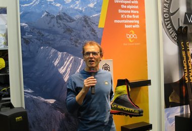Simone Moro bei der Präsentation des G2 SM auf der ISPO 2015