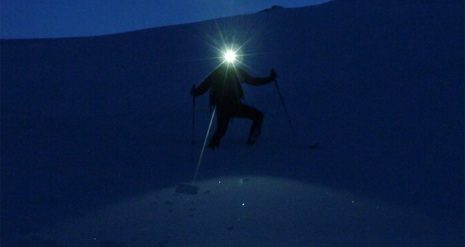 Gerade beim Skitourengehen ist helles Licht wichtig.