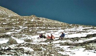 Bei einer Rast in der Gipfelwand