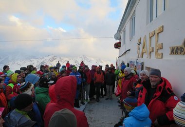 Finish auf 5.642 m - XI Red Fex Elbrus Race  