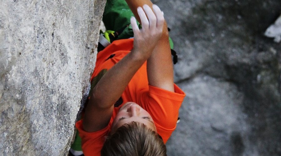 Jagi Kronberger in Red Bong (8a), Palmpalfen, Pass Lueg