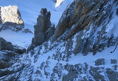 Blick hinuter über die Abseilstelle  (c) Hermann Comploj