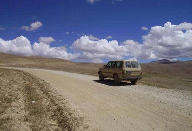 Mit dem Jeep auf dem Weg von Katmandu zum Everest Fahrerlager