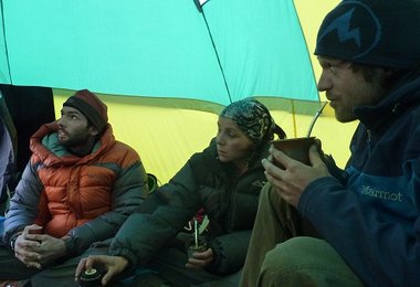 Stefan beim Mate-Tee trinken im Basislager