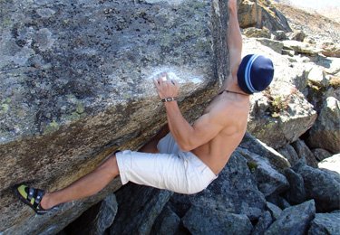 ... jetzt nur noch aufs Top des Boulders ...