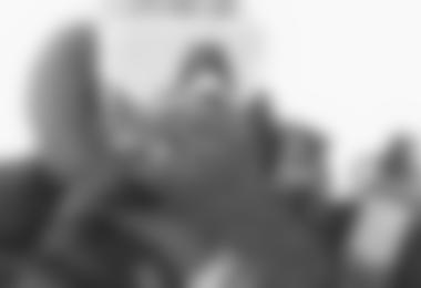 Es geht auch darum sich zu bewegen, die Notwendigkeiten und Schwierigkeiten des Lebens auf nächster Nähe zu erleben, das weiche Federbett unserer schaumgummigepolsterten Knopfdruckgesellschaft zu verlassen und auf den harten Boden der Realität zu kommen,