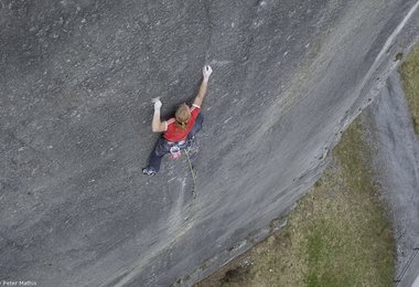 Beat Kammerlander in Prinzip Hoffnun (8b/8b+, E9-E10) © Peter Mathis