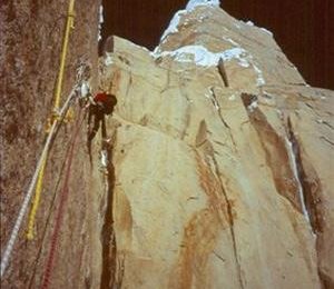 90m-Traverse und rechts oben der Gipfeleispilz